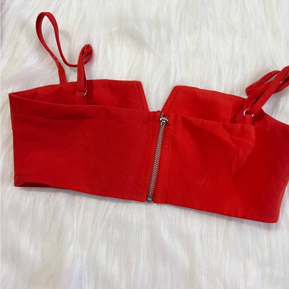 Crop top - Picture 2 of 3